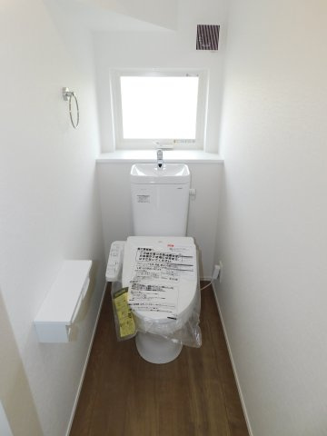 清須市春日上高畑の新築一戸建のトイレ|◇トイレ◇　　１階・２階ウォシュレット　節水タイプ　