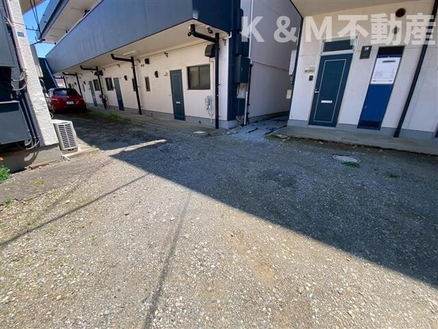 メゾンオーキスＢ棟の駐車場|カースペースがあります