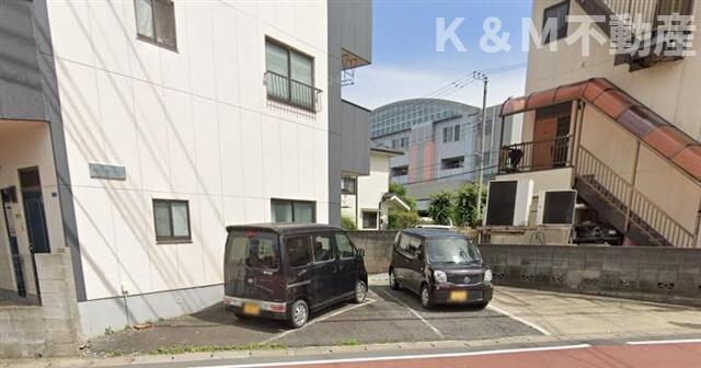 メゾンオーキスＢ棟の駐車場|駐車スペースもあります