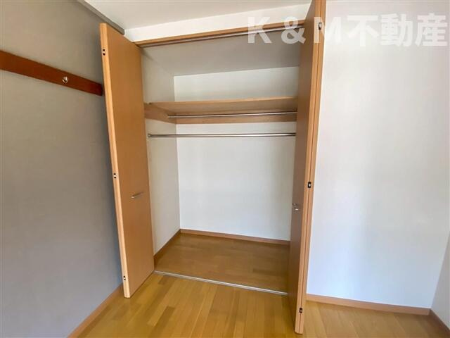 メゾンオーキスＢ棟の収納|こまごまとしたものを収納できそうですね