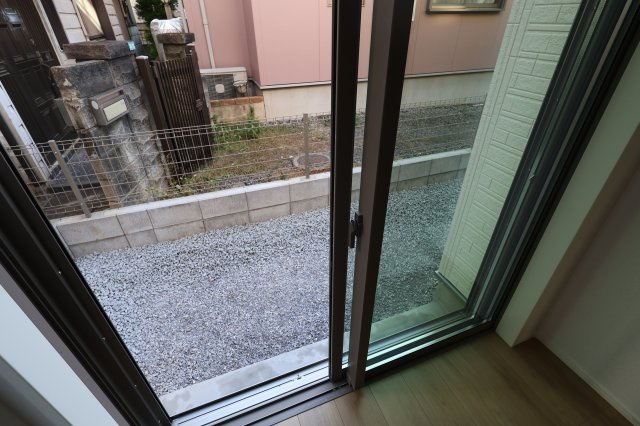 《仲介手数料無料》浦和区瀬ヶ崎１丁目33-18(全1戸)新築一戸建てグラファーレの庭|撮影日 2025年11月17日 14:30 晴れ