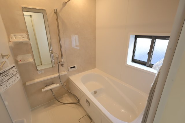 《仲介手数料無料》浦和区瀬ヶ崎１丁目33-18(全1戸)新築一戸建てグラファーレの浴室|撮影日 2025年11月17日 14:30 晴れ