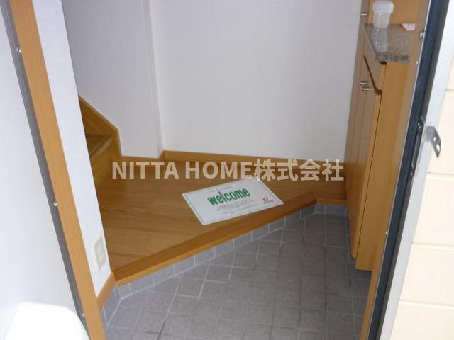 ラーピハイツⅠの玄関|十分なスペースの玄関です★