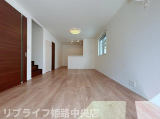 【居間・リビング】 | 岩端町戸建　1