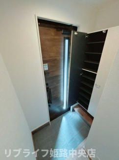【玄関】 | 岩端町戸建　1