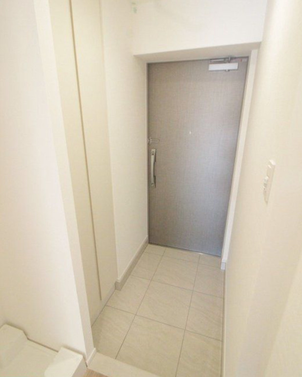 ALTERNA中野の玄関