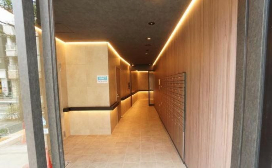 ALTERNA中野のエントランス