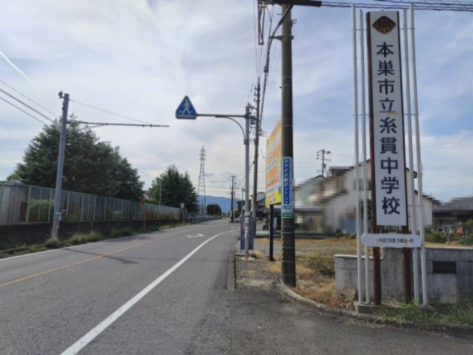 ６５９１３　本巣市上真桑土地の前面道路含む現地写真
