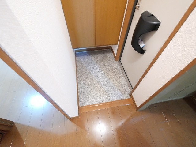 エスポワール　Ｂ棟（南紀寺町）の玄関|収納もある玄関です