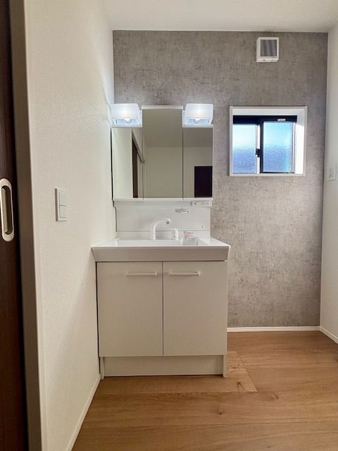 大刀洗町大字山隈  3期  2号棟の独立洗面台