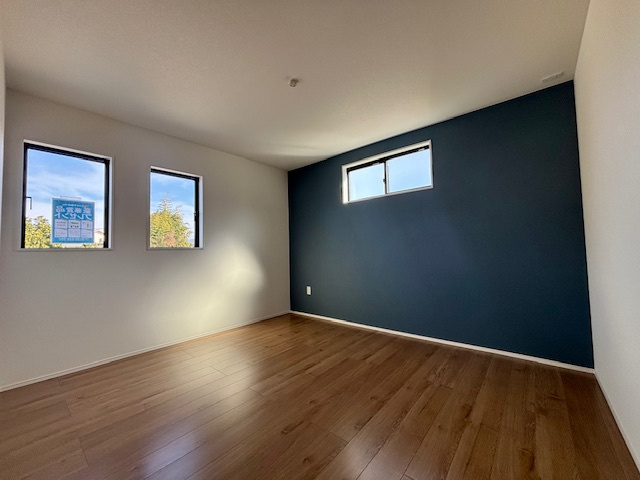 大刀洗町大字山隈  3期  2号棟の洋室|洋室は2面採光。通風・陽当たり共に良好です♪