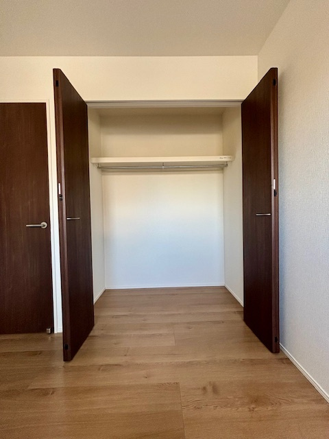 大刀洗町大字山隈  3期  2号棟の収納|天井までの大容量クローゼット、いつでもスッキリとしたお部屋で生活できます♪