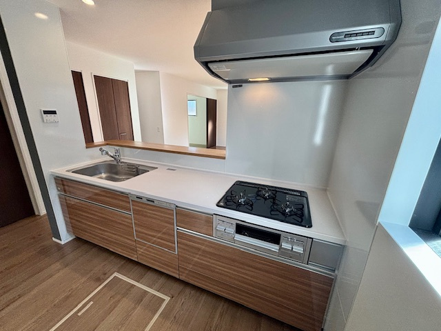 大刀洗町大字山隈  3期  2号棟のキッチン|カウンターキッチンは家族との会話も楽しめます