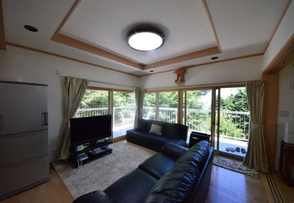 【居間・リビング】 | 東急天城高原別荘地　戸建