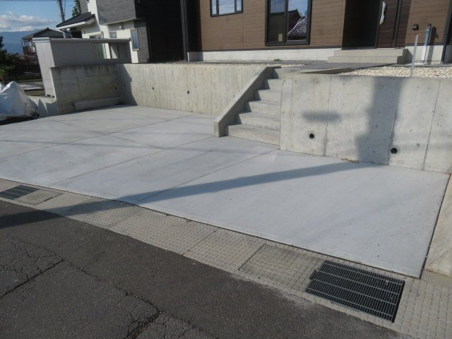 東邦ピュアタウン上田の駐車場|複数台の駐車が可能なゆとりある駐車スペース♪ご家族それぞれのお車や来客時にも便利です。