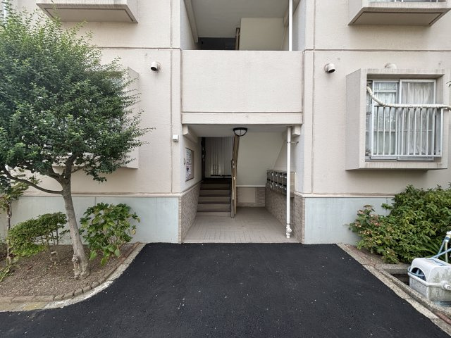 建物入口です