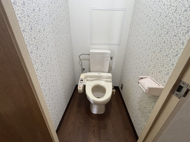 温水洗浄付き付きのトイレです！