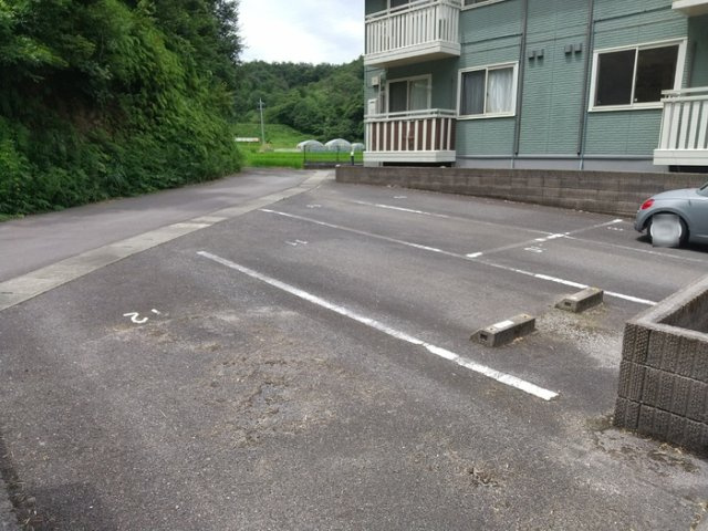 ブロードリッジAの駐車場