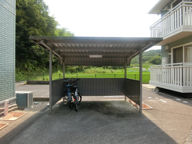 ブロードリッジAの駐車場