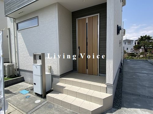 【エントランス】 | 【仲介手数料０円】伊勢原市高森台3丁目第1期　新築一戸建て　全2棟 | 伊勢原市高森台3丁目第1期　新築一戸建て　全2棟