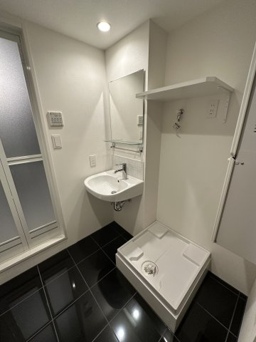 ＧＲＡＮ ＰＡＳＥＯ 自由が丘奥沢の洗面所|脱衣スペースもあります