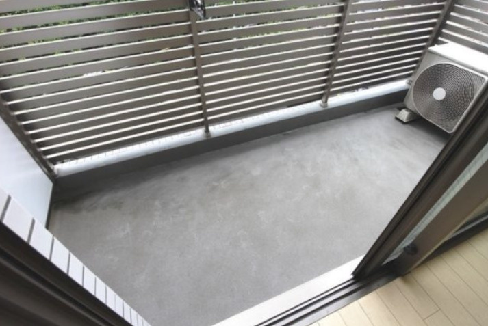 コンフォリア用賀　礼金0　ペット相談　角部屋　宅配BOXのバルコニー