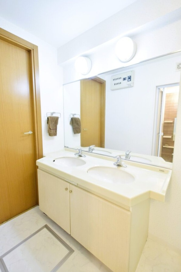 アプリコットガーデン越谷の洗面所