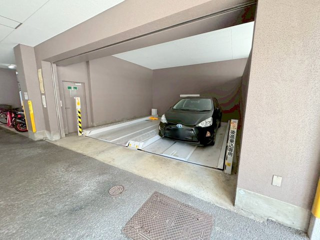 リッツ新大阪南の駐車場