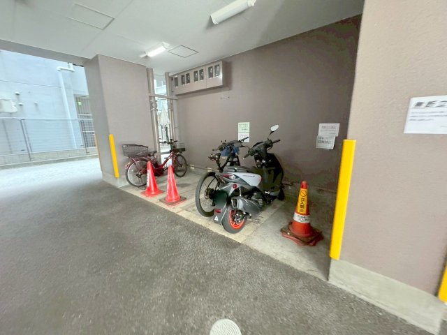 リッツ新大阪南の駐車場