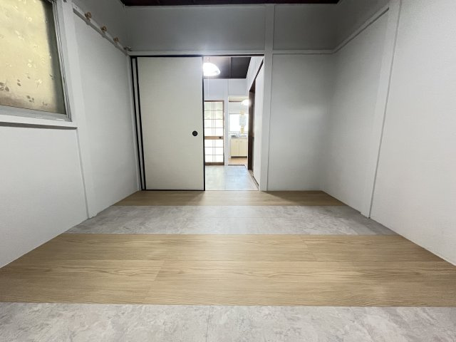 本町アパートの子供部屋