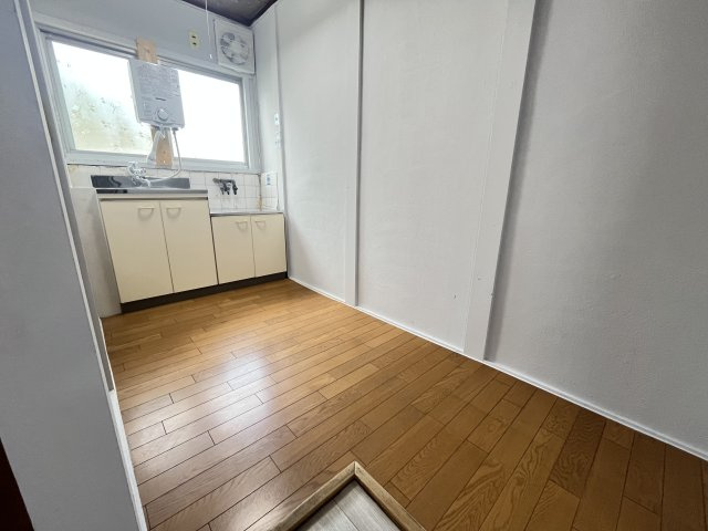 本町アパートの居間・リビング