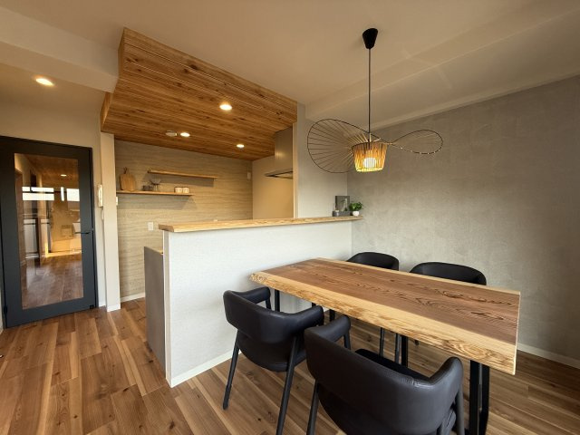 ネオハイツ石山5階最上階 天然木フルリノベーション | 大津市北大路の