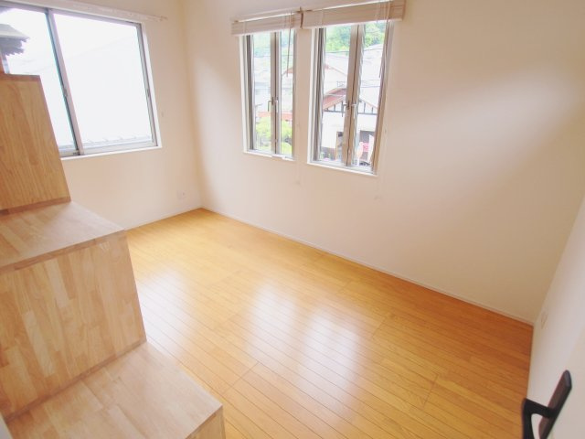 ＣＡＳＡ　ＧＲＡＮＯ（カーサグラーノ）の居間・リビング