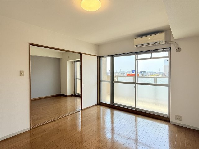 ルピナス南大路の居間・リビング