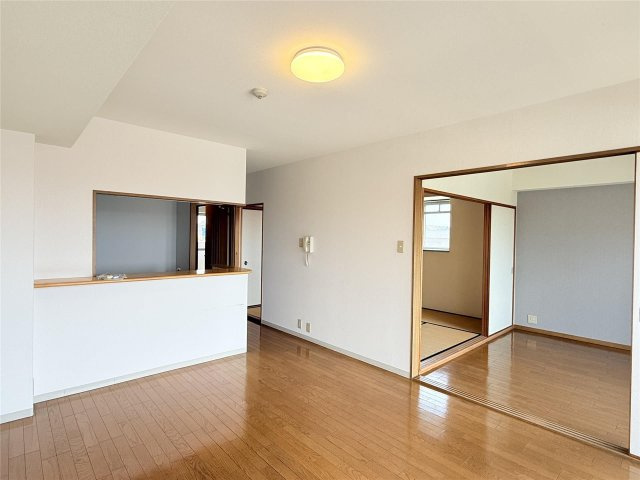 ルピナス南大路の居間・リビング