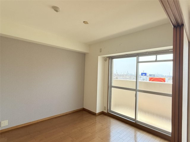 ルピナス南大路の洋室