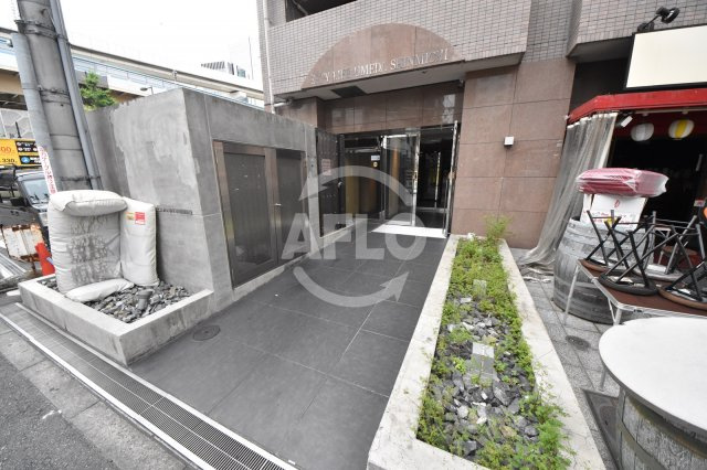 エスティライフ梅田新道のエントランス|エスティライフ梅田新道　エントランス