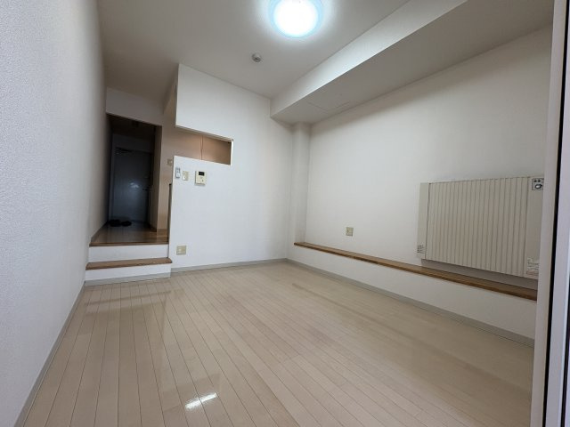 【居間・リビング】パークヒルズ中央12