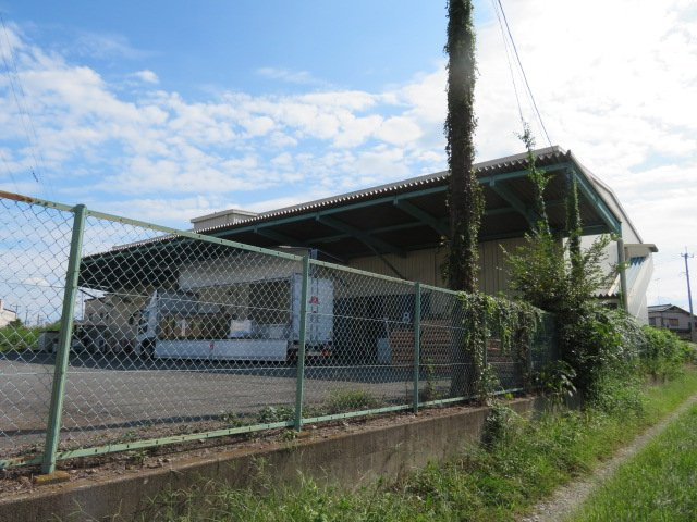 鴻巣市上生出塚の倉庫