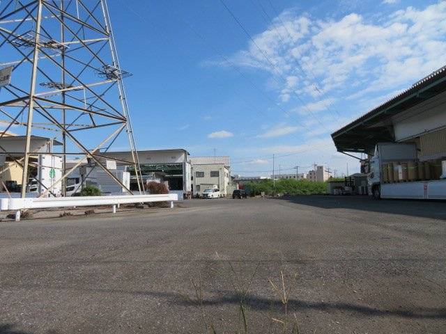 鴻巣市上生出塚の倉庫