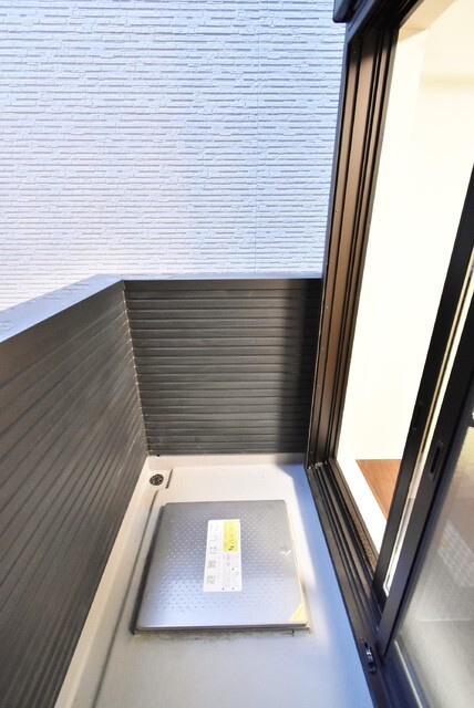 Ｃｈｅｒｉｍ黄金　名古屋市賃貸　仲介手数料無料のバルコニー