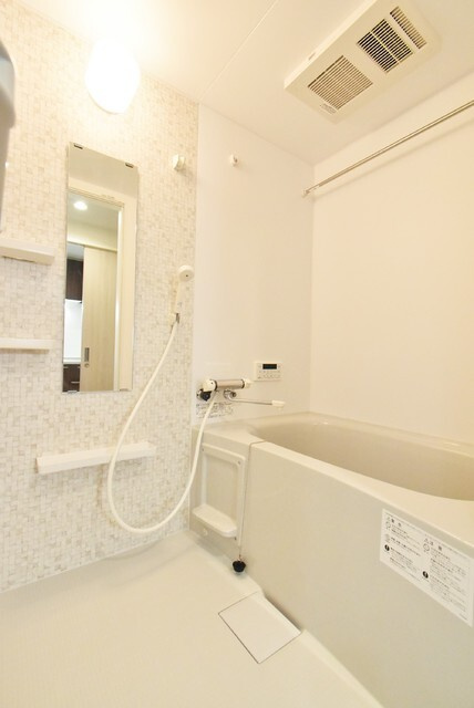 Ｃｈｅｒｉｍ黄金　名古屋市賃貸　仲介手数料無料の浴室