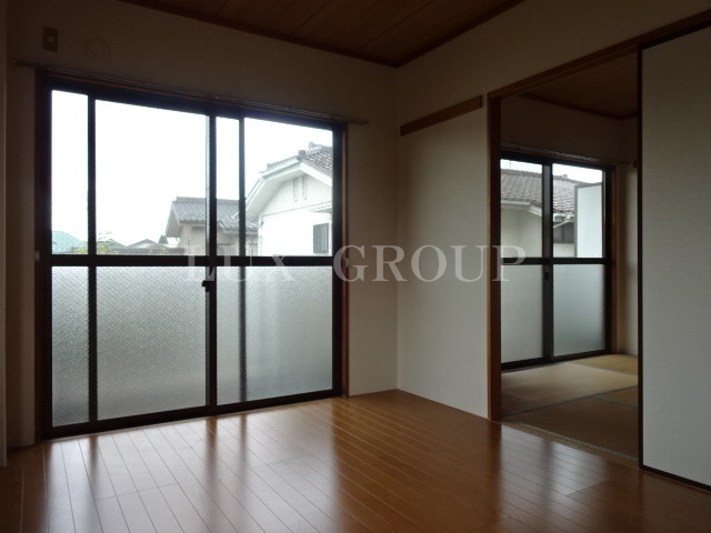 【洋室】 | エミグラント