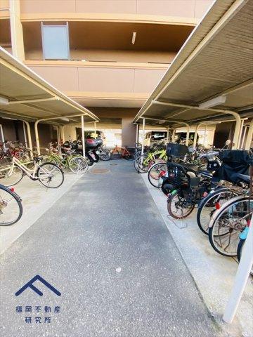 アンピール空港西の駐車場