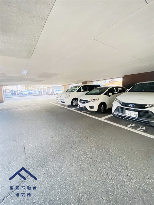 アンピール空港西の駐車場