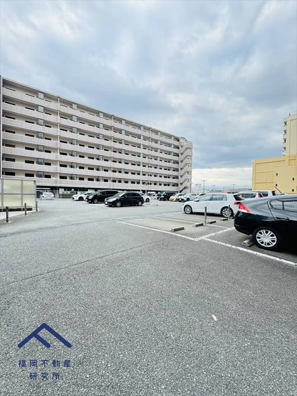 アンピール空港西の駐車場