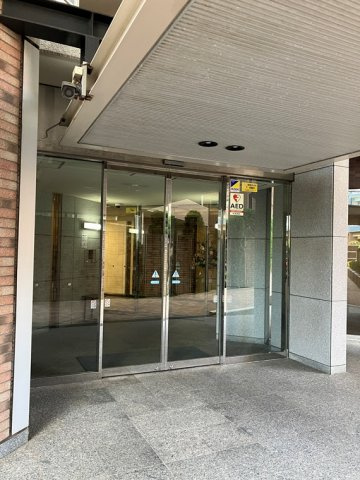 ビーコンヒル能見台センターヒル・Ｅ館のエントランス