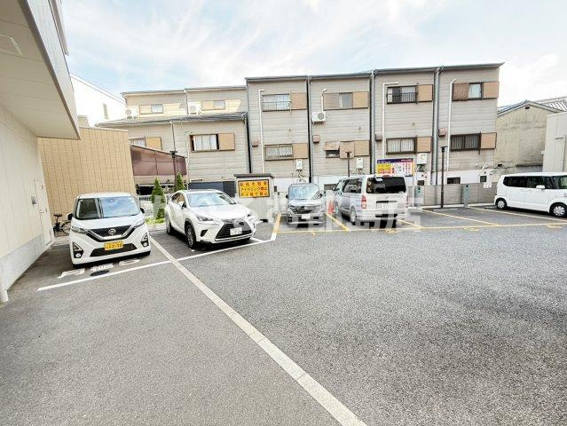 フェリシダ野江の駐車場