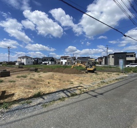 【前面道路含む現地写真】 | 児玉郡上里町第60期　ワイウッドコート　新築戸建　　全４区画　2号棟 | 2号棟