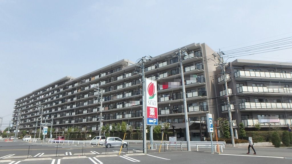 エステ・スクエア新所沢の外観|総戸数202戸のビッグコミュニティ！小中学校や買物施設が近く、大変生活便利な立地です♪